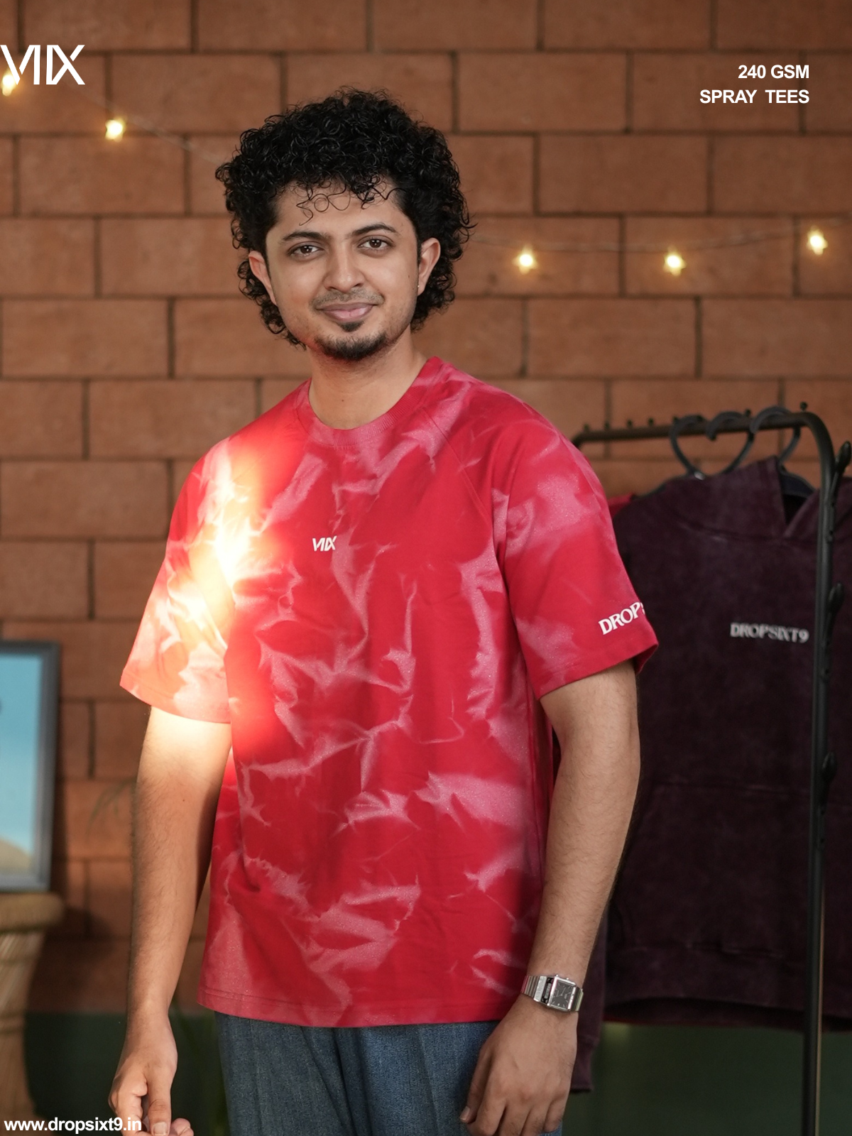 The White Cloud on a Red - Unisex Oversized T-shirt