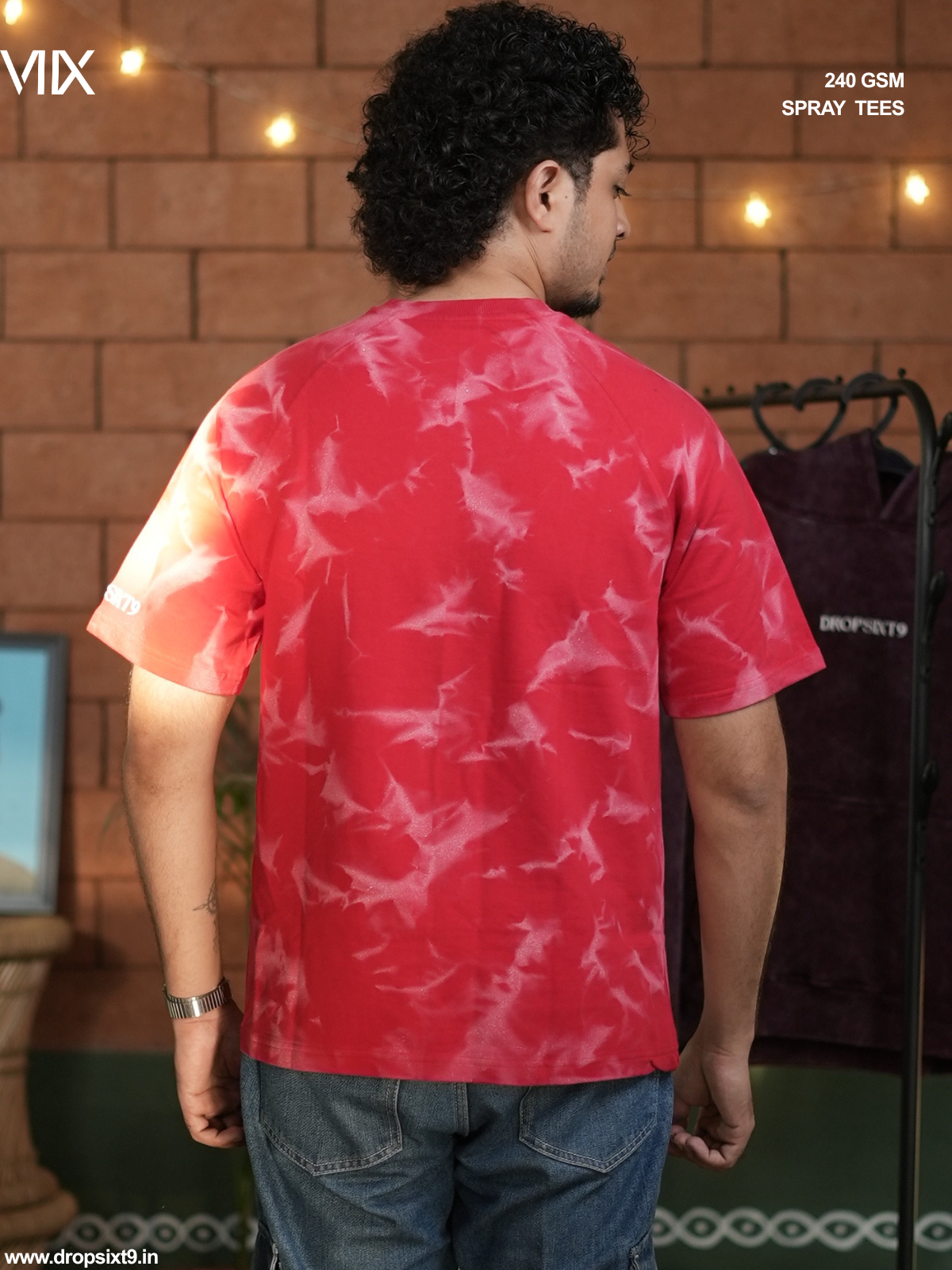 The White Cloud on a Red - Unisex Oversized T-shirt