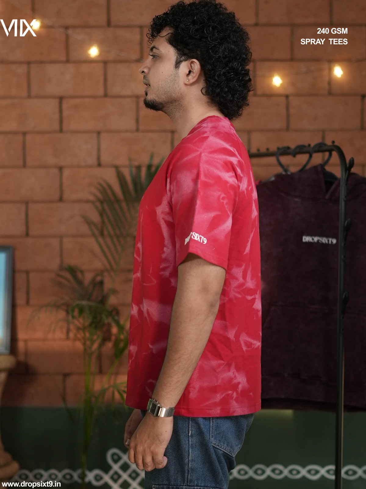 The White Cloud on a Red - Unisex Oversized T-shirt