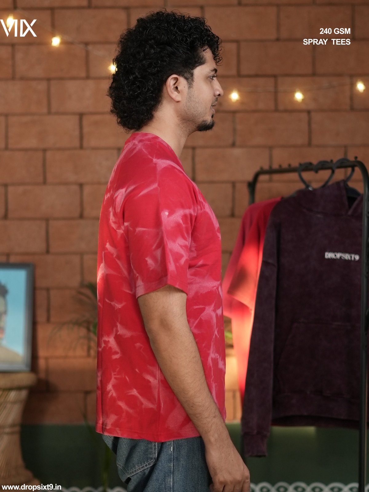 The White Cloud on a Red - Unisex Oversized T-shirt